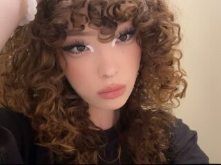 Jasmine YangConnie